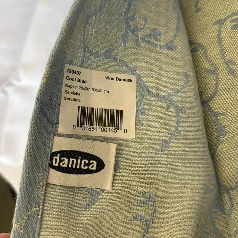 NWT Set of 8 Danica ‘Vine Damask’ Placemats and Napkins in Cool Blue - Picture 7 of 7